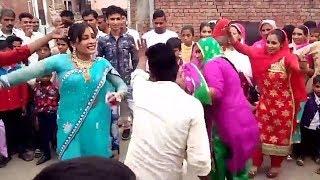 गावं की देसी भाभियों और लडकियों का जबरजस्त डांस - Village Girls Dance On Bhojpuri  Dj Song 2019