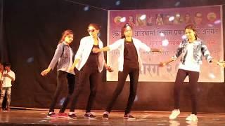 Aankh Mare / Hostel Girls Dance