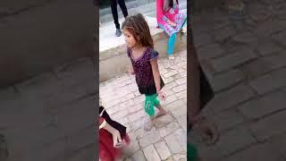 Village little girls dance bhojpuri song || hothlali se roti