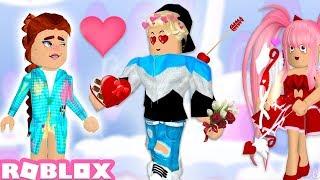 CUPID MADE THE POPULAR BOY FALL IN LOVE WITH THE WEIRD GIRL... Roblox Royale High Love Story