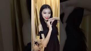 Beautiful Chinese girl, dancing to show 3625