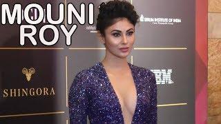 Mouni Roy SUPER SIZZLES At Vogue Women Of The Year Awards 2018