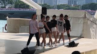 Dance Show | Singapore ???????? Boys/Girls Dance near the MarinaBay sand
