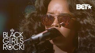 H.E.R. Performs “Make It Rain” With Soulful Vocals of All-Black Girl Choir | Black Girls Rock 2018